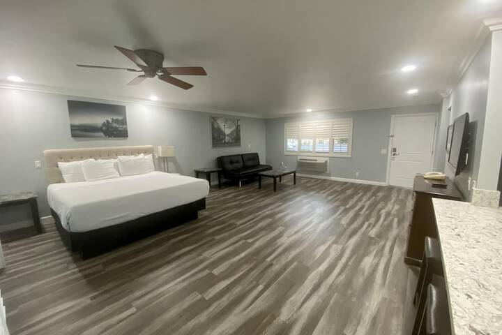 Room 48 of 69