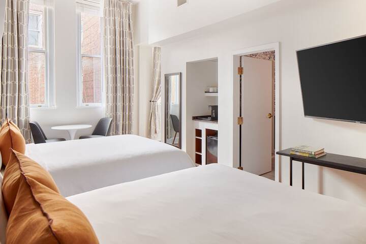 Room 43 of 72