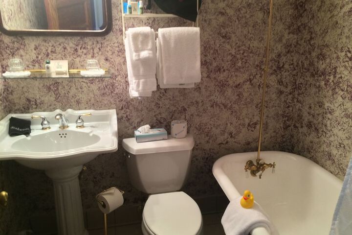 Room 33 of 92