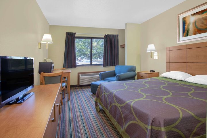 Room 12 of 17