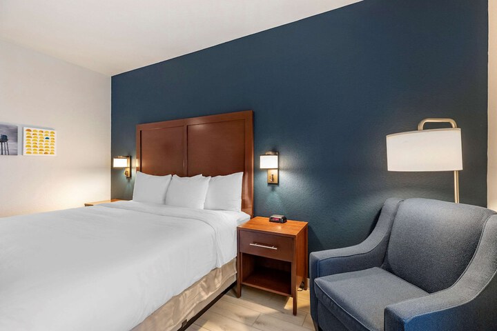 Room 28 of 31