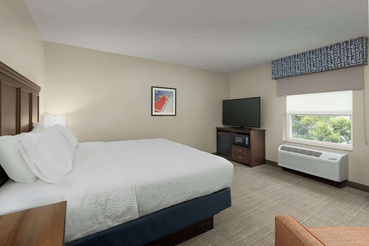 Room 16 of 28