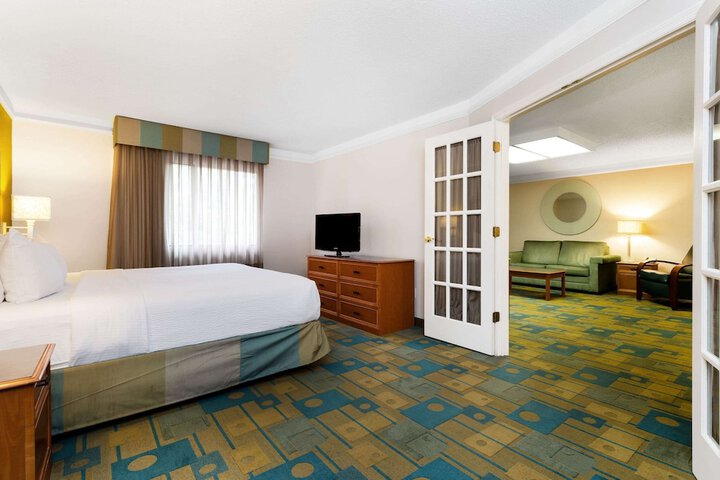 Room 29 of 60