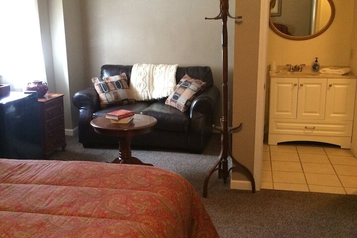 Room 64 of 82