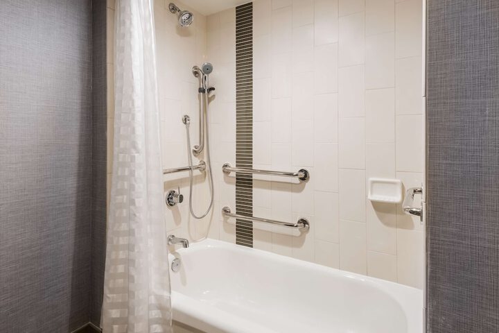 Hyatt Place Bentonville / Rogers