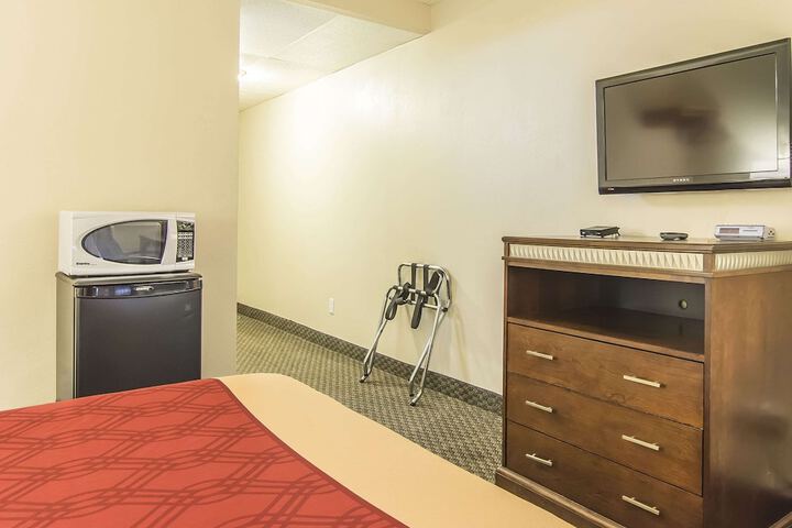 Room 18 of 37
