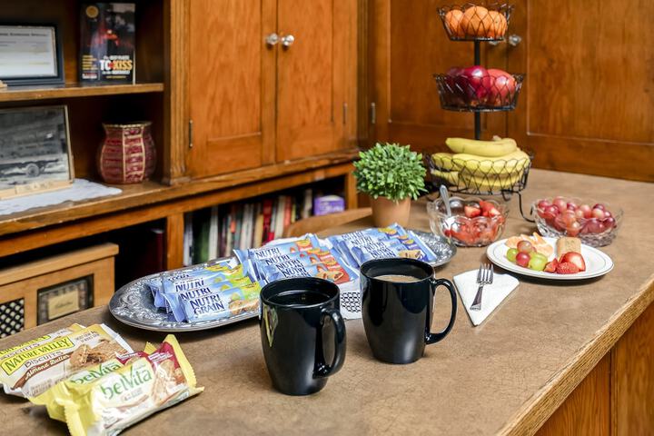 Breakfast/Coffee Service 38 of 42