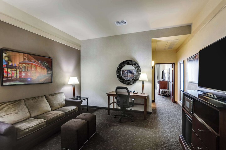 Room 11 of 60
