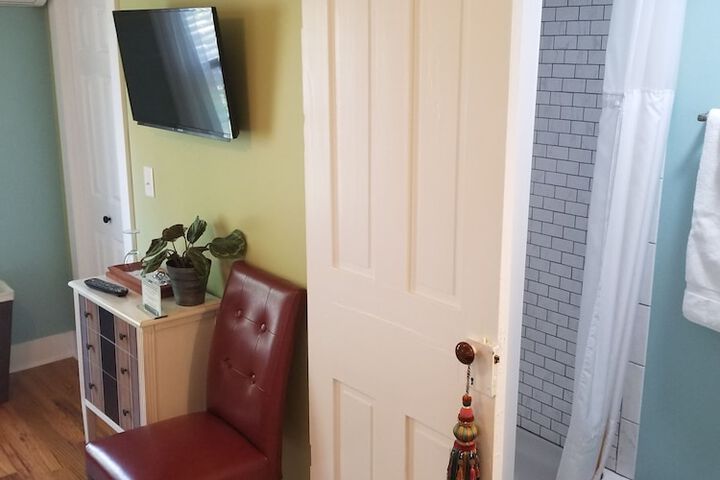 Room 16 of 35