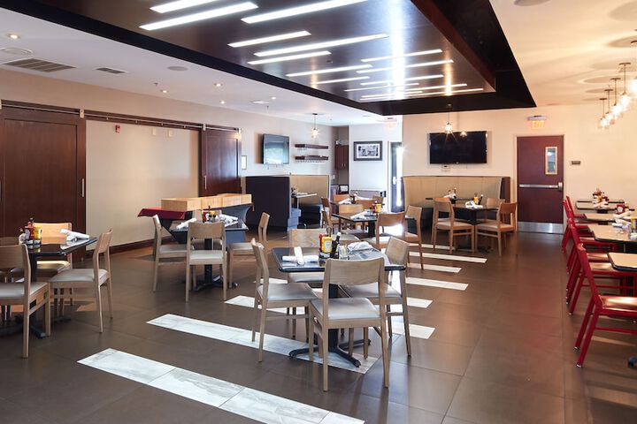 Holiday Inn & Suites Stockbridge / Atlanta I-75 by IHG