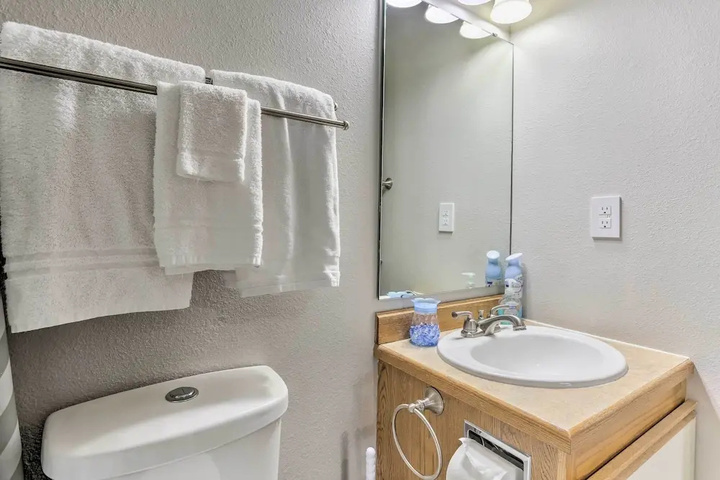 Lead Vacation Rental 17 Mi to Sturgis