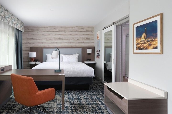 Hampton Inn & Suites Manistee Waterfront