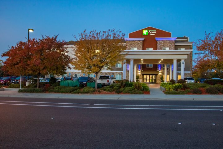 Hotel 8 of 135