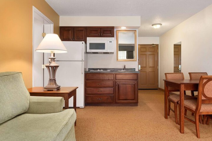 Country Inn & Suites by Radisson Mankato Hotel and Conference Center, MN