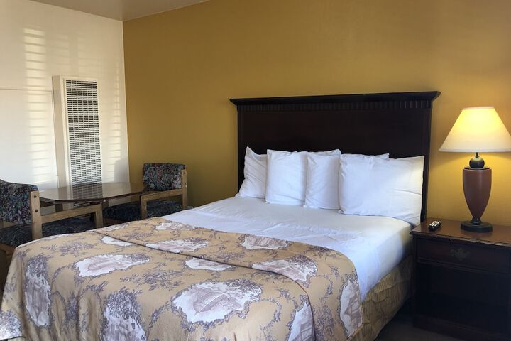 Room 3 of 35