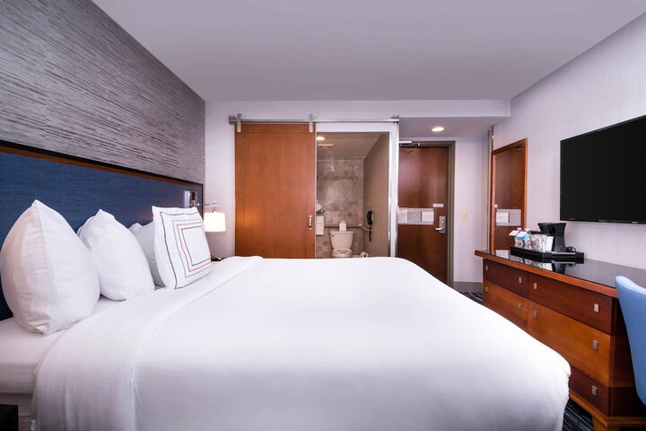 Room 18 of 28