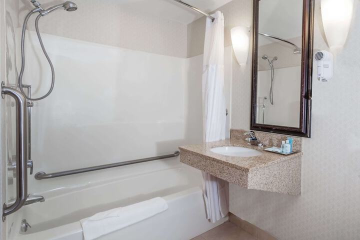 Room 12 of 26