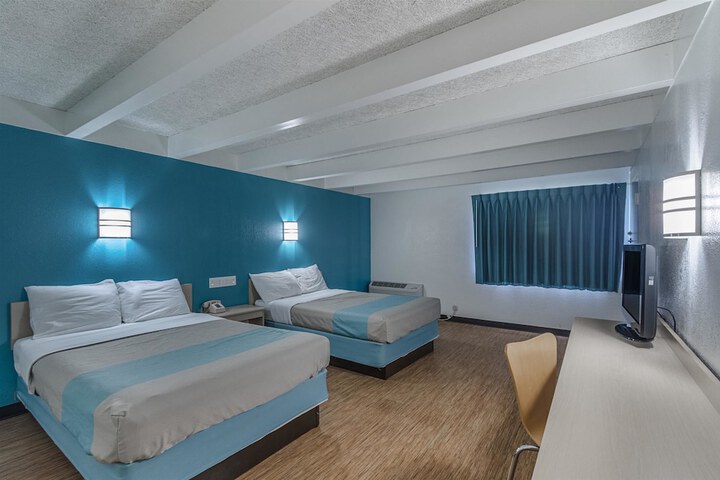 Room 10 of 45