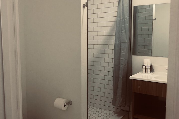 Blue Sage Inn & Suites