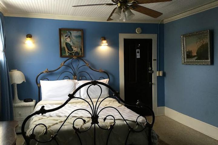 Room 55 of 74