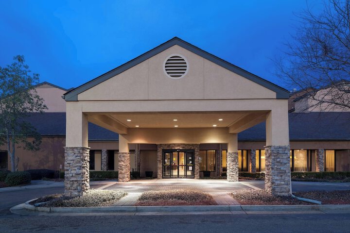Courtyard by Marriott Jackson