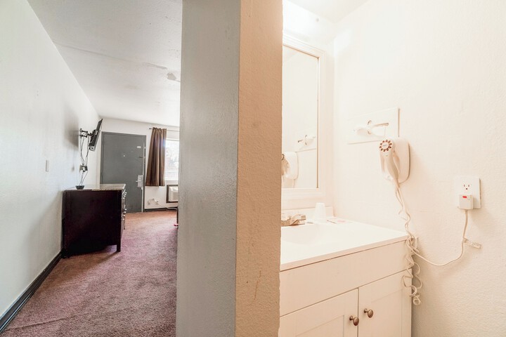 Room 43 of 123