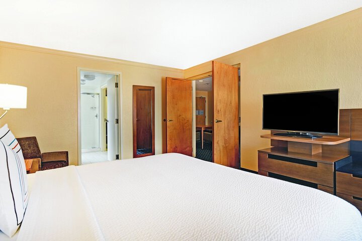 Room 15 of 30