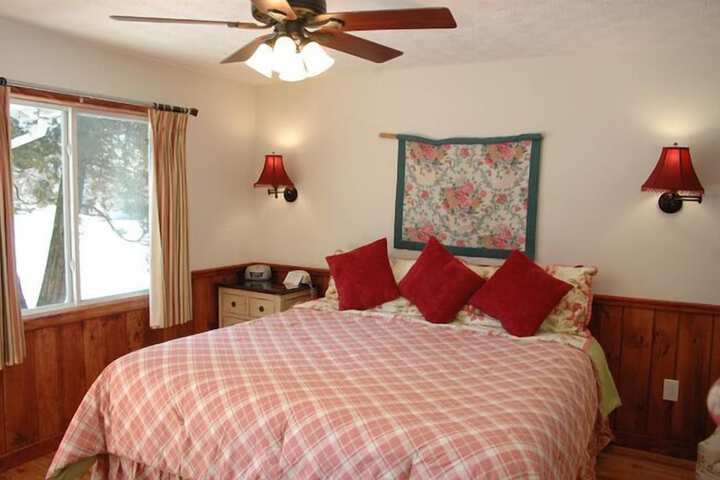 Room 142 of 191
