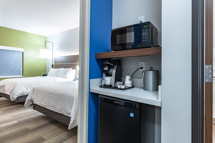 Room 46 of 79