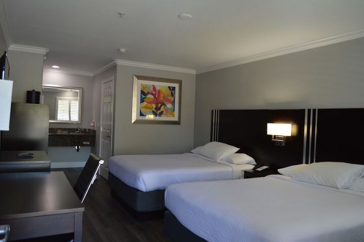 Room 25 of 74