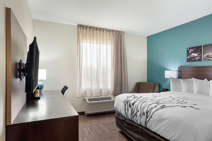 Room 18 of 32