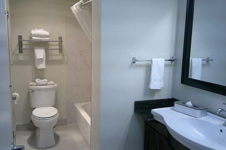 Room 15 of 40