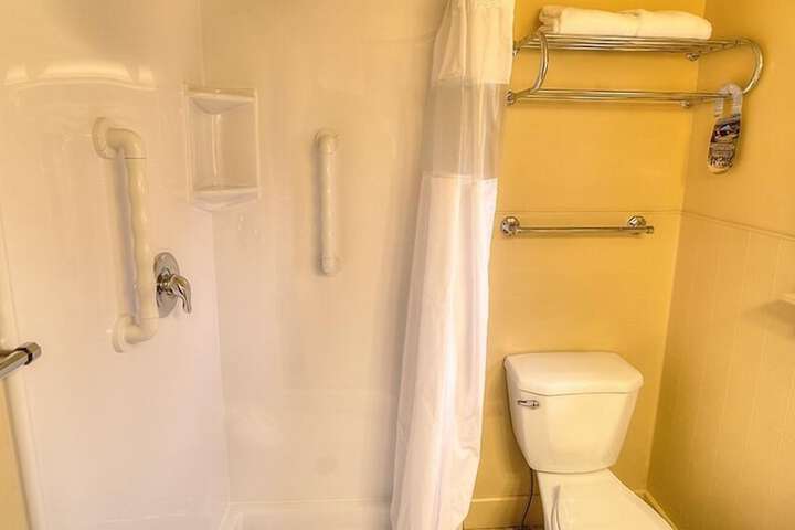 Room 7 of 32