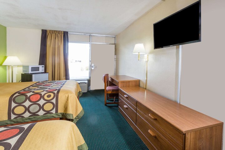 Room 40 of 53
