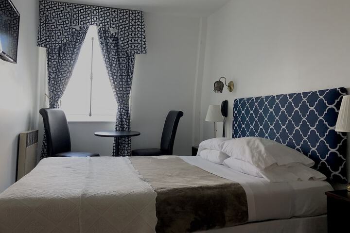 Room 17 of 31