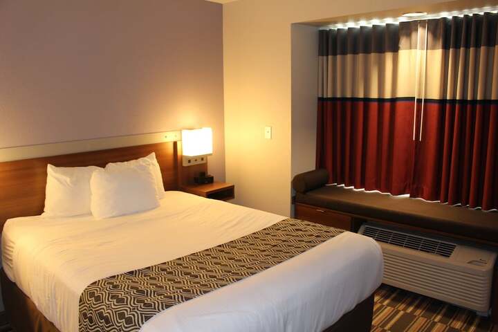 Room 43 of 59
