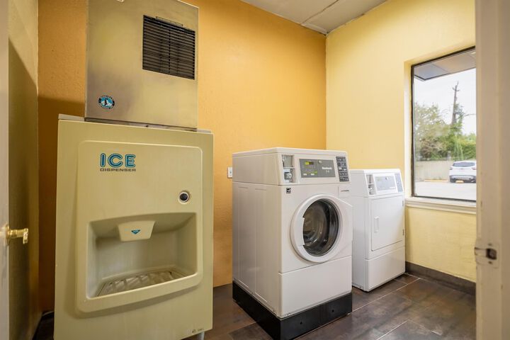 Studio 6 Suites – Pasadena TX