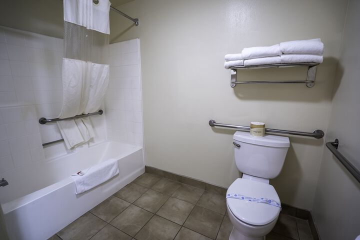 Room 14 of 37