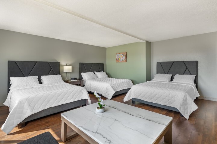 HOTEL FUZION INN & SUITES