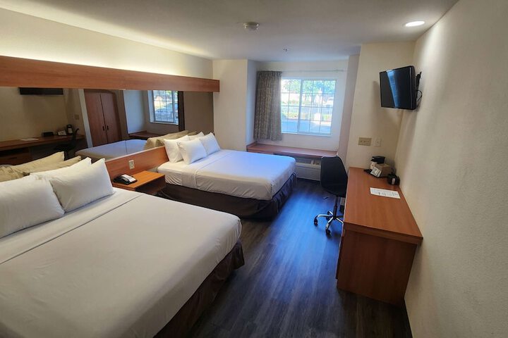Room 10 of 17
