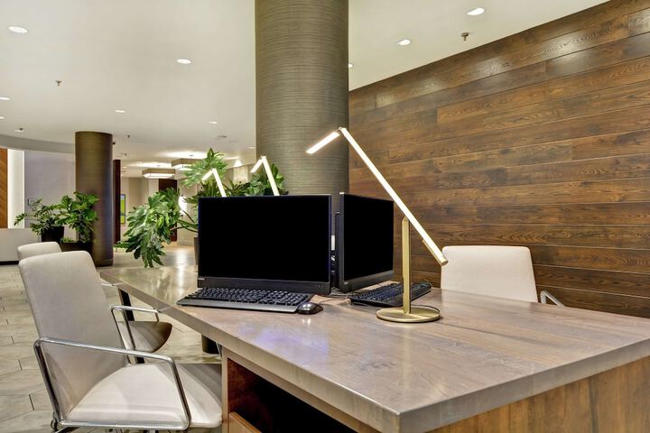 Business Center 36 of 37