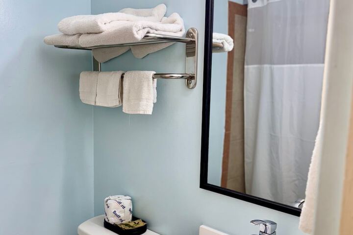 Room 9 of 26