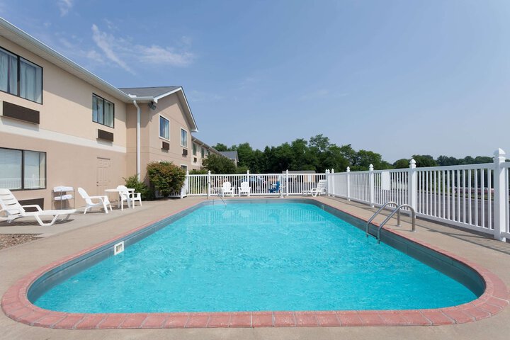 Pool 7 of 30