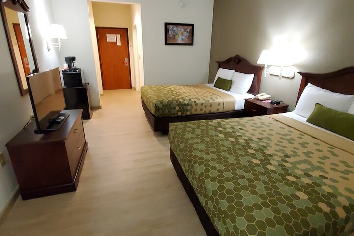 Room 20 of 33