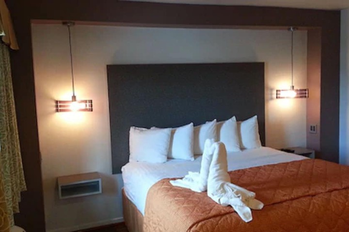 Room 15 of 16