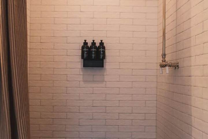 Room 15 of 40