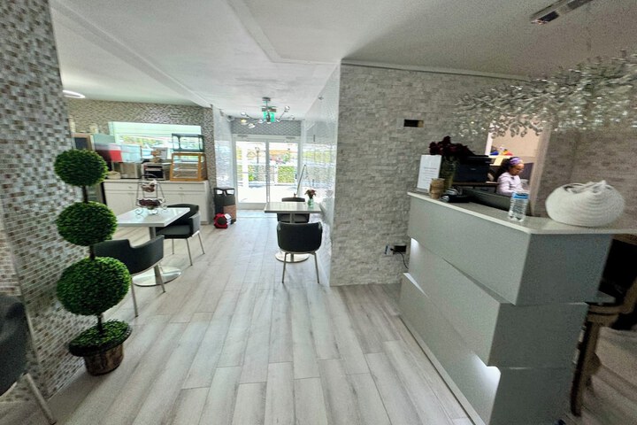 Ocean Sands Beach Boutique Inn - 1 Acre Private Beach