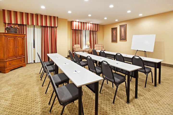 Holiday Inn Express Hotel & Suites Pikeville by IHG