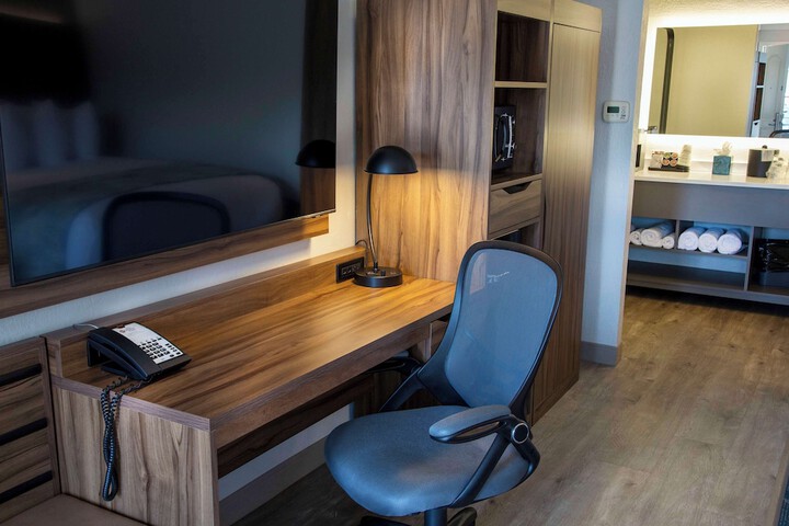 Best Western Plus Humboldt Bay Inn