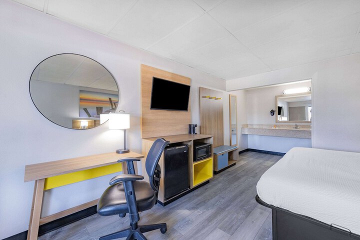 Room 20 of 32